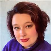 Professeure d'Anglais diplômée par Cambridge (CELTA) ; Tous âges et tous niveaux débutants-C1 ; habilitée à préparer aux concours (TOEIC, Cambridge), également disponible pour des cours plus spécialisés (Business, Finances etc.)